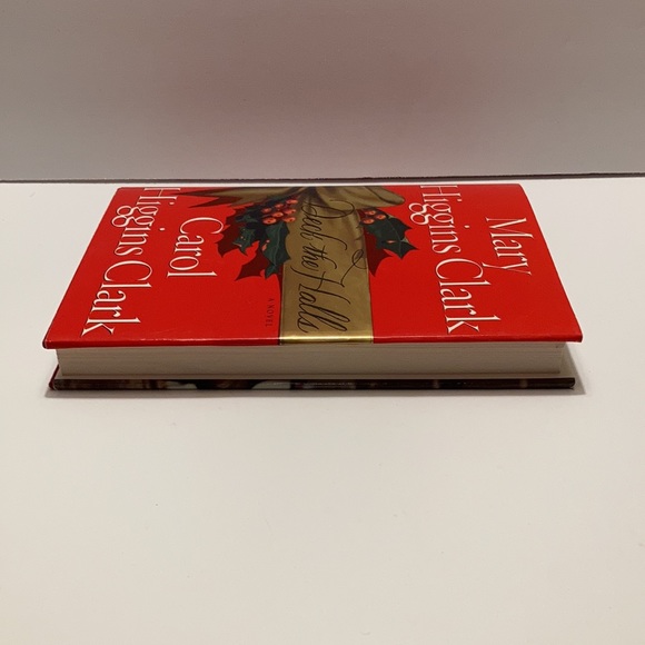 🛍️ Deck the Halls by Mary Higgins Clark and Carol Higgins Clark - Picture 5 of 5